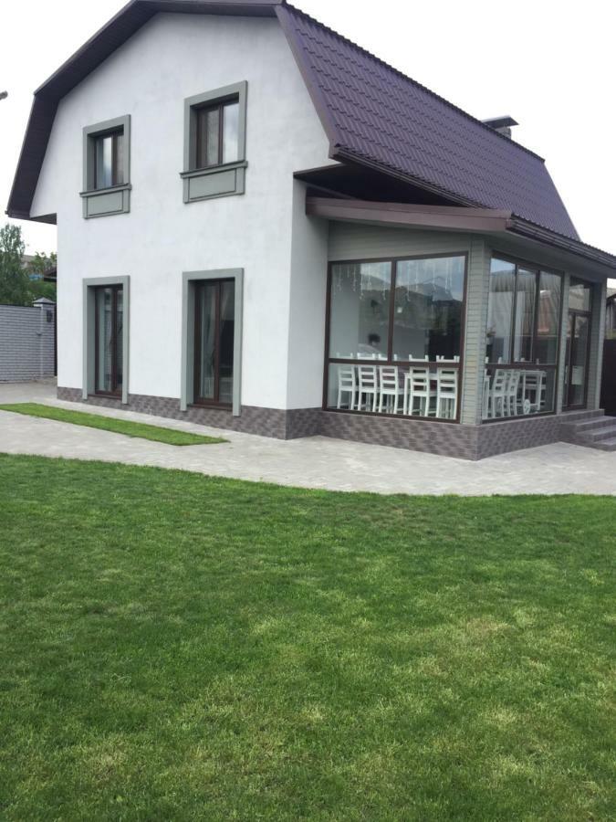 Shale Na Polotskoy Villa Bobruisk Exterior photo